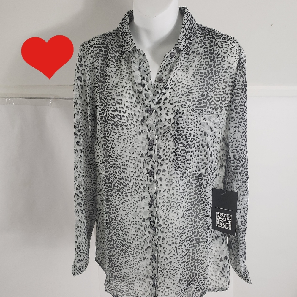 Love stitch leopard blouse